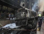 صور.. المباحث تستمع لأقوال شهود العيان حول واقعة حريق قطار رمسيس