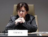 وزيرة الدفاع الإيطالية تصف قضية القبطانة الألمانية كارولا بـ "الاستعراض المرفوض"