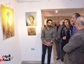 شاهد.. وليم صفوت يشارك فى معرض "لغة الجسد" بـ متحف أحمد شوقى