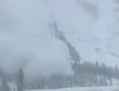 غضب الطبيعة .. أمريكى يوثق لحظة انهيار جبل جليدى فى ولاية كولورادو