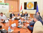 التنمية المحلية: برنامج الحكومة يعكس الاهتمام بمعالجة تدوير المخلفات بصورة آمنه