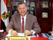 محافظ بنى سويف يستبدل لافتة اسمه على مكتبه بحديث قدسى عن الإخلاص