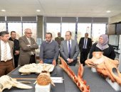 رئيس جامعة المنصورة يتفقد تجهيزات أول مركز للحفريات الفقارية بالشرق الأوسط (صور)
