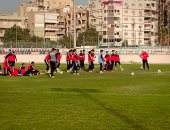 سيد عيد يحفز لاعبيه معنويًا قبل مواجهة منتخب السويس 