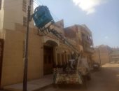 محافظ البحيرة يوجه بإستمرار أعمال الإنارة والكهرباء تفعيلاً لمبادرة "صوتك مسموع"