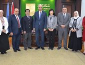 رئيس جامعة الإسكندرية يناقش استعدادات فتح معهد كونفوشيوس بالجامعة