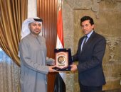 وزير الرياضة يلتقى رئيس الاتحاد الإماراتى للرياضة المدرسية 