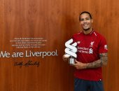 فان ديك يفوز بجائزة "لاعب الشهر" فى نادي ليفربول