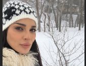 نادين نجيم تشارك متابعيها صور كواليس مسلسلها الجديد "خمسة ونص"