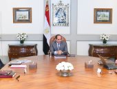 إنجازات قطاع البترول على مكتب الرئيس.. السيسي يوجه بتكثيف التركيز على مشروعات البنية الأساسية للبترول وطرح أول مزايدة للتنقيب بالبحر الأحمر.. وطارق الملا: حققنا الاكتفاء الذاتى من الغاز الطبيعى