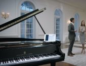 فيديو .. بيانو ذكى بيلعب على المفاتيح لوحده وبأداء كبار الموسيقين