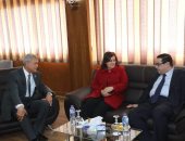 محافظ المنوفية يستقبل نائب وزير الزراعة لافتتاح مصنعًا للأعلاف