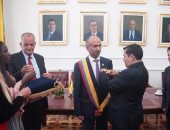 صور.. البرلمان الكولومبى يمنح أحمد الجروان وسام "سيمون بوليفار"