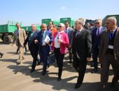 وزيرة البيئة تشهد تسليم معدات رفع كفاءة منظومة النظافة بكفر الشيخ