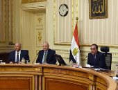 صور.. رئيس الوزراء يعقد اجتماعا لمتابعة تنفيذ المشروع القومى لتطوير واجهات نهر النيل