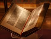 من كتب الكتاب المقدس؟.. 40 قديسا كتبوا التوراة والإنجيل