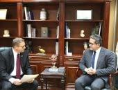 وزير الآثار يلتقى السفير التشيكى بالقاهرة لبحث سبل التعاون