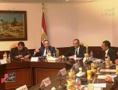 وزير الاتصالات لوفد البرلمان خلال زيارة للقرية الذكية: الصادرات الرقمية المصرية 3.6 مليار جنيه..وإطلاق مشروع تجريبى لـ25 خدمة حكومية ببورسعيد منتصف العام..ويكشف عن اعتبار كابلات "الفايبر" ضمن اشتراطات البناء