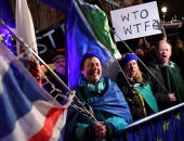 صور.. احتفالات ببريطانيا بعد رفض البرلمان الخروج من الاتحاد الأوروبى دون اتفاق