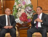 رئيس جامعة أسيوط: إنشاء مجمع خدمات متكامل داخل الحرم الجامعى