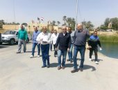 صور.. محافظ الأقصر يتفقد عدد من المشروعات بمدينة الطود