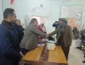 "الفاو" تسلم 40 رأس تيس دمشقى و30 وحدة لتجهيز الألبان لـ 70 مستفيد بمطروح