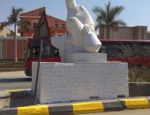 شاهد.. وزارة الثقافة تعيد تمثال فلاحة الحوامدية للونه السابق    