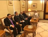 وزير الخارجية يبحث مع نظيره العُمانى القضايا الإقليمية ذات الاهتمام المشترك