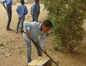 شكوى من إجبار التلاميذ على تنظيف فناء المدرسة بأسوان