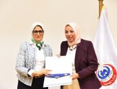 وزيرة الصحة: قرعة علنية لاختيار 10 سيدات ممن قاربن على سن المعاش لبعثة الحج