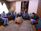 صور.. ضياء رشوان يستقبل وفد من "الإعلاميين" فى أولى مهامه بعد فوزه بمنصب نقيب الصحفيين