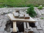 قارئ يشكو من بالوعة مفتوحة بمنطقة إسكان الشباب بالعبور