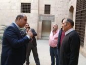 شاهد.. السفير السعودى بالقاهرة يزور الأماكن الأثرية بشارع المعز