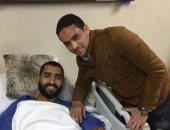 أحمد رؤوف يزور عامر عامر بعد جراحة الركبة 