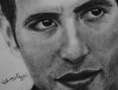 صور.. طالبة تبدع برسم اللوحات بالفحم والرصاص