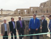 فيديو وصور.. وزير الآثار يفتتح مشروع المياه الجوفية بمعبد كوم أمبو