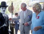 صور.. الأمير تشارلز يزيح الستار عن تمثال لشكسبير فى كوبا