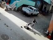 فيديو وصور .. طفلة تسقط فى "بالوعة" مفتوحة بمنطقة سكنية بالعمرانية