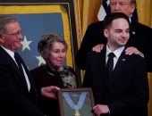 ترامب يمنح "ميدالية الشرف" لأسرة ضابط أمريكى قتل فى العراق