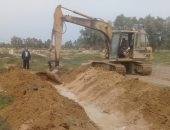 تطهير مصرف الرى غرب الإسكندرية لخفض المياه الجوفية بمدارس رابعة العدوية 