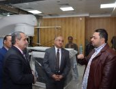 رئيس جامعة أسيوط يطبق النظام الإلكترونى لتسجيل حضور وانصراف هيئة التدريس