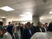 فيديو.. رئيس الوزراء يجرى حوارا وديا مع مرضى الغسيل الكلوى بمستشفى الفيوم