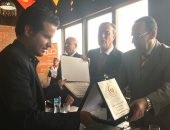 محافظ شمال سيناء يكرم عددا من الأطباء فى يوم الطبيب السيناوى