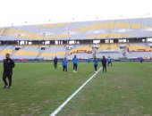 فيديو وصور.. "كباتن" الزمالك يتفقدون ملعب القمة قبل مواجهة الأهلى