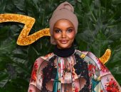 عارضة الأزياء الأمريكية حليمة عدن تطلق مجموعة جديدة لأغطية الرأس للمحجبات