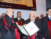 فيديو وصور.. جامعة عين شمس تمنح أحمد عكاشة الدكتوراه الفخرية وتكرم الحاصلين على جوائز الدولة