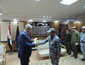 صور.. مدير أمن الفيوم يكرم الضباط والمجندين المتميزين