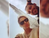 أول صورة لمحمد رشاد ومى حلمى فى شهر العسل.. سيلفى مع برج خليفة
