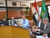 محافظ الإسماعيلية: طلاء واجهات المبانى باللون البيج الفاتح بنطاق المحافظة