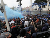 آلاف المتظاهرون يحاصرون البرلمان الألبانى للمطالبة باستقالة الحكومة